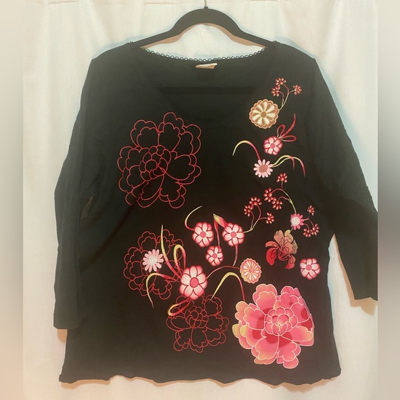 torrid Tops - Torrid Pink on Black Floral Print 3/4 Sleeve Top, size 3X